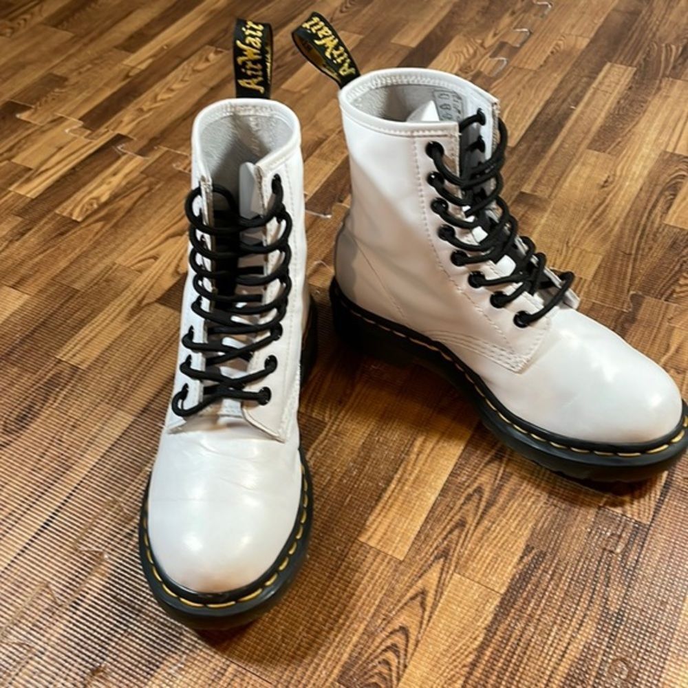Dr. Martens  woman’s white leather boots. Size 5.